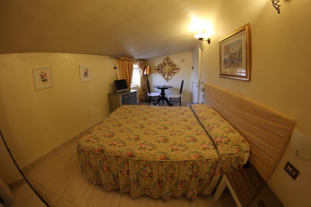 Hotel Europa Fiera Rho Habitación foto