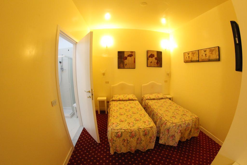 Hotel Europa Fiera Rho Habitación foto