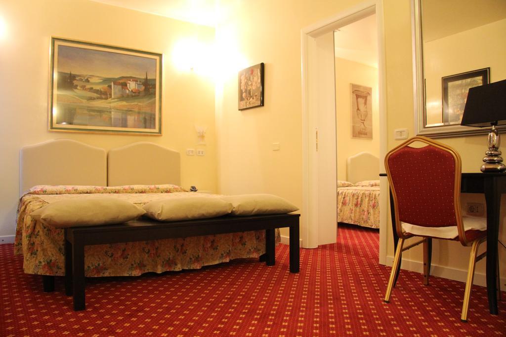 Hotel Europa Fiera Rho Habitación foto